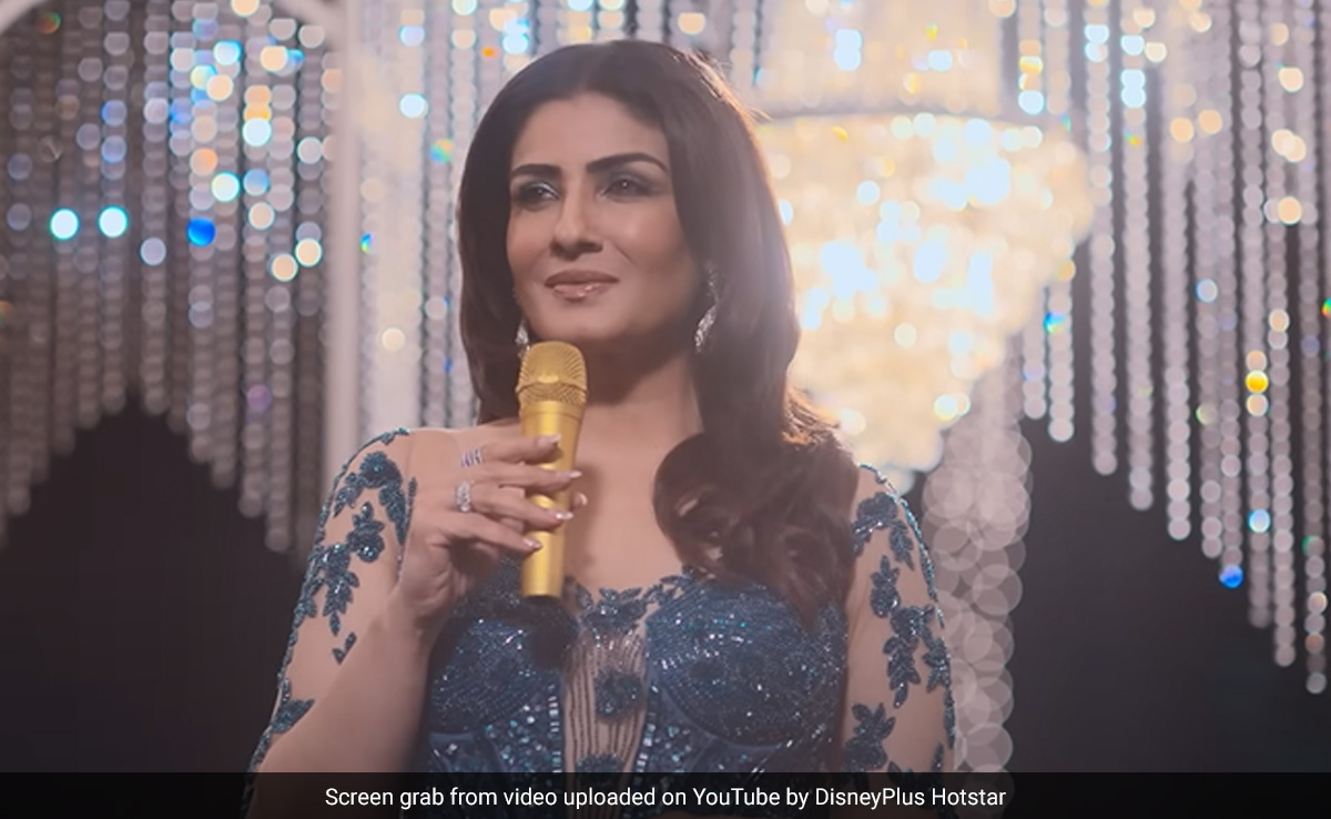 <i>Karmma Calling</i> Review: The Heavy Lifting Is Left To Raveena Tandon - It Weighs Her And Series Down