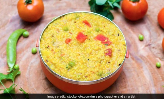 मकर संक्रांति पर्व : खिचड़ी के चार यार - दही, घी, पापड़ और अचार