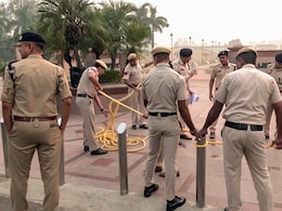 गणतंत्र दिवस परेड की सुरक्षा में तैनात होंगे 14,000 कर्मी : दिल्ली पुलिस गणतंत्र दिवस परेड की सुरक्षा में तैनात होंगे 14,000 कर्मी : दिल्ली पुलिस