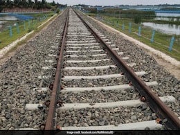 Bangladesh Train With 300 Passengers Stops Metres Before Damaged Track Bangladesh Train With 300 Passengers Stops Metres Before Damaged Track
