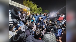 RAS Mains Exam: परीक्षा आगे बढ़ाने की मांग पर धरना दे रहे अभ्यर्थियों से मिलने पहुंचे मंत्री किरोड़ी लाल मीणा, क्या हुई बातचीत