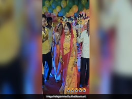 विदाई वाले गाने पर भाई संग नाच रही थी दुल्हन, पापा ने किया ऐसा डांस ले गए लाइमलाइट, लोग बोले- शादी है या कॉमेडी विदाई वाले गाने पर भाई संग नाच रही थी दुल्हन, पापा ने किया ऐसा डांस ले गए लाइमलाइट, लोग बोले- शादी है या कॉमेडी