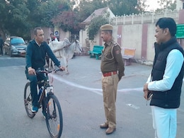 Ajmer: गाड़ी छोड़ SP ने उठाई साइकिल, बिना सिक्योरिटी गश्त पर निकले, ड्यूटी पर तैनात पुलिसकर्मी रह गए दंग Ajmer: गाड़ी छोड़ SP ने उठाई साइकिल, बिना सिक्योरिटी गश्त पर निकले, ड्यूटी पर तैनात पुलिसकर्मी रह गए दंग
