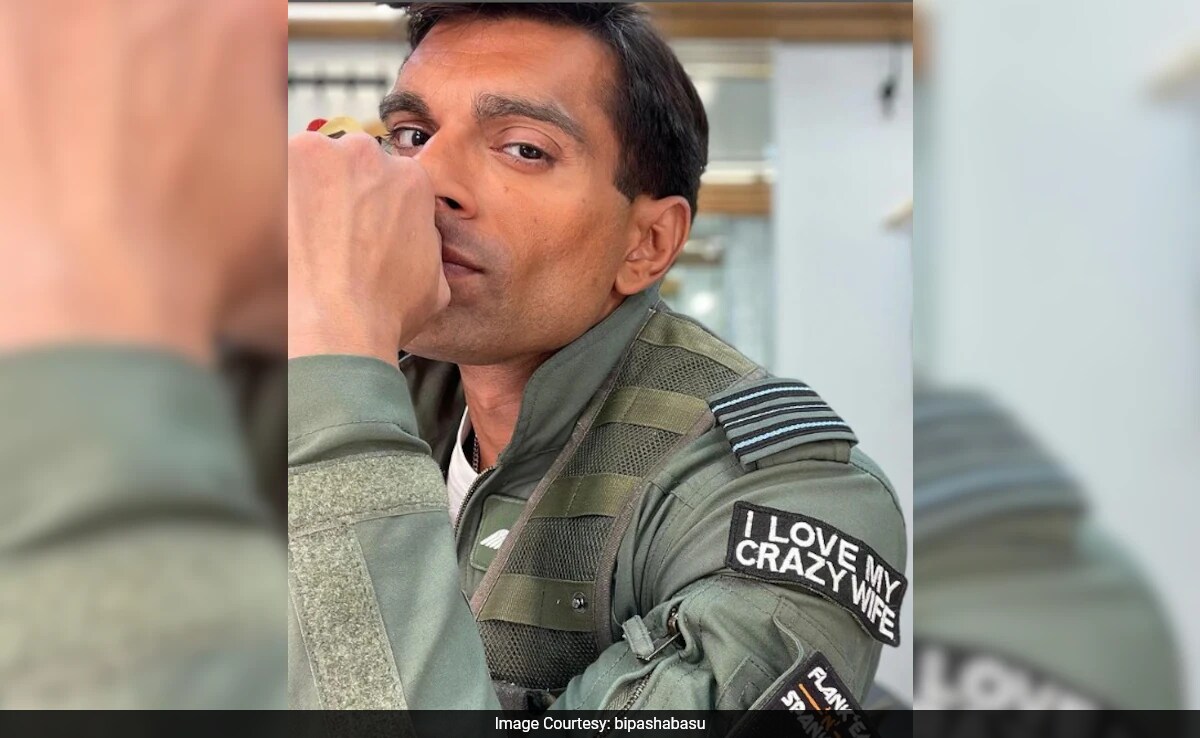 Bipasha Basu Sends Big Love To Husband Karan And Team <i>Fighter</i> Ahead Of Film's Release