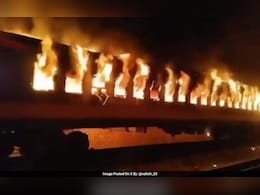 बांग्लादेश में चुनाव से पहले क्यों हो रही हिंसा... विपक्ष कर रहा ये मांग बांग्लादेश में चुनाव से पहले क्यों हो रही हिंसा... विपक्ष कर रहा ये मांग