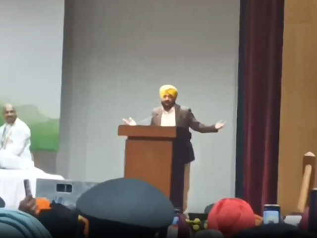 Watch: Bhagwant Mann's 'Chhalla' Rendition At Republic Day Event