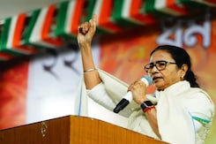 ममता बनर्जी ने पश्चिम बंगाल में अकेले चुनाव लड़ने का किया ऐलान ममता बनर्जी ने पश्चिम बंगाल में अकेले चुनाव लड़ने का किया ऐलान