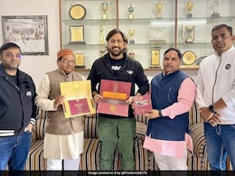 MS Dhoni Gets Invite For Ram Temple 'Pran Pratishtha' Ceremony MS Dhoni Gets Invite For Ram Temple 'Pran Pratishtha' Ceremony