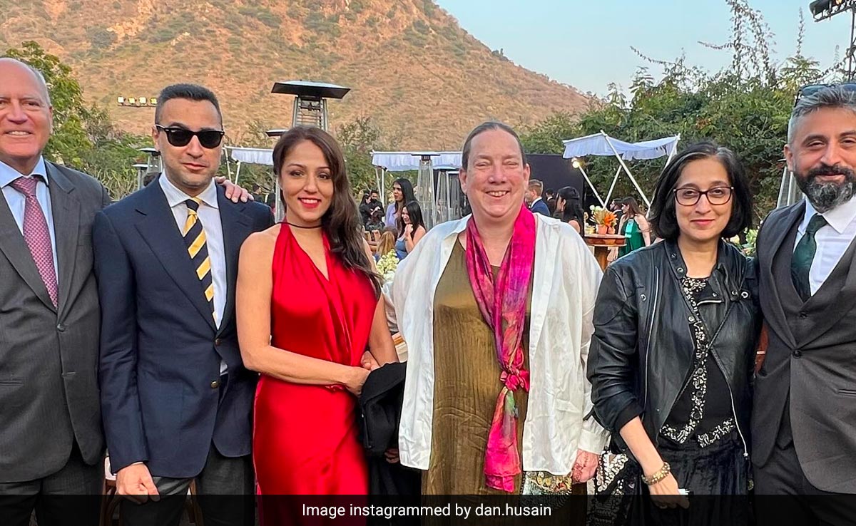 For Ira Khan And Nupur Shikhare's White Wedding, Imran Khan And Lekha Washington Look Suave In A Dark Suit And Ravishing Red Gown