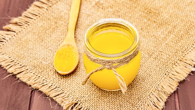 Ghee contains various fat-soluble vitamins and minerals, such as vitamin A and iodine