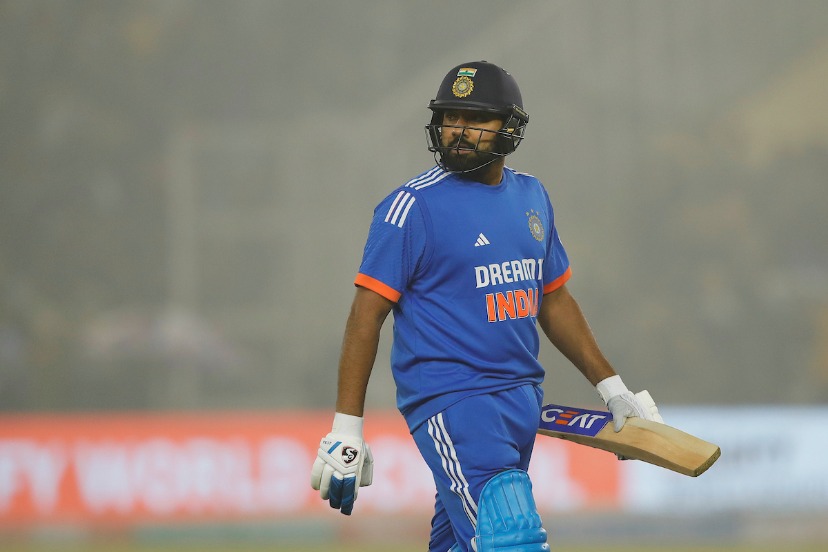 T20 Tri Series: पहले दो मैच में 'गोल्डेन डक' पर आउट हुए कप्तान रोहित शर्मा ने टी20 इंटरनेशल क्रिकेट में बनाया अनोखा कीर्तिमान