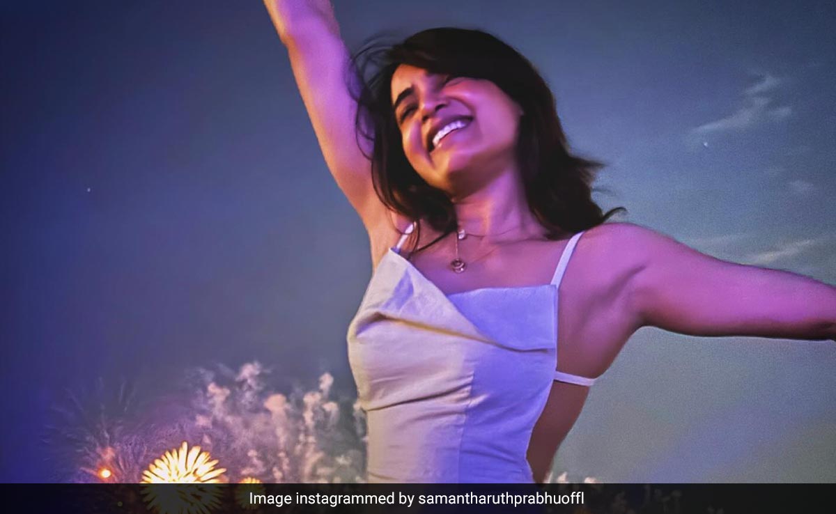 Samantha Ruth Prabhu's "Happy New Year" Wish Came In A Backless White Dress Worn Before By This Bollywood Star