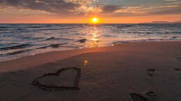 इस साल सिर्फ खुद पर करें फोकस, जानिए ज़िंदगी में Self Love क्यों है ज़रूरी?