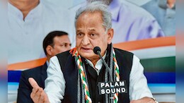 किसानों को MSP की जगह मिल रहे आंसू गैस के गोले, चौधरी चरण सिंह होते तो लौटा देते भारत रत्न- अशोक गहलोत