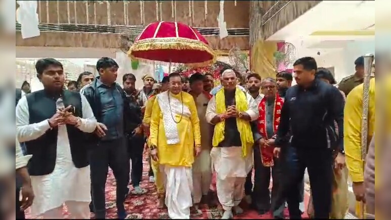 राजस्थान में विधायक, मंत्री तो दूर अब भाजपा के कार्यकर्ता भी अधिकारियों को हड़का रहे! वीडियो वायरल राजस्थान में विधायक, मंत्री तो दूर अब भाजपा के कार्यकर्ता भी अधिकारियों को हड़का रहे! वीडियो वायरल