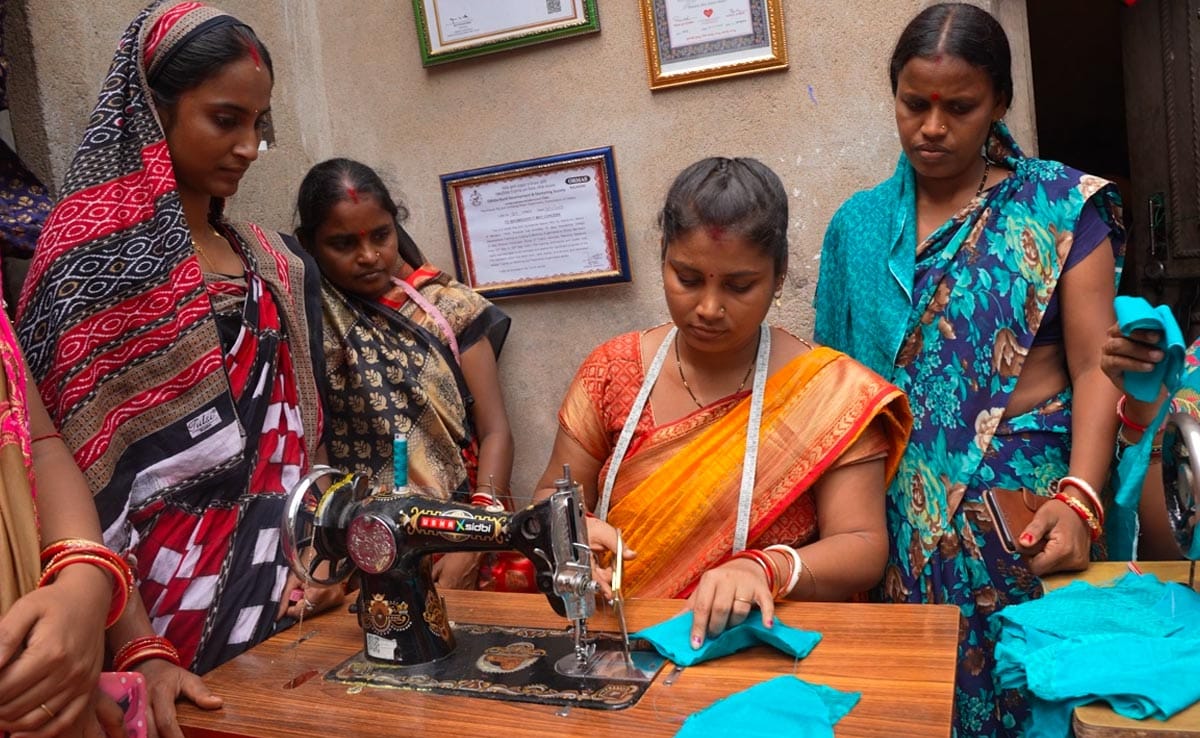 This Silai School Teacher Is Helping Women In Odisha Become Financially Independent This Silai School Teacher Is Helping Women In Odisha Become Financially Independent