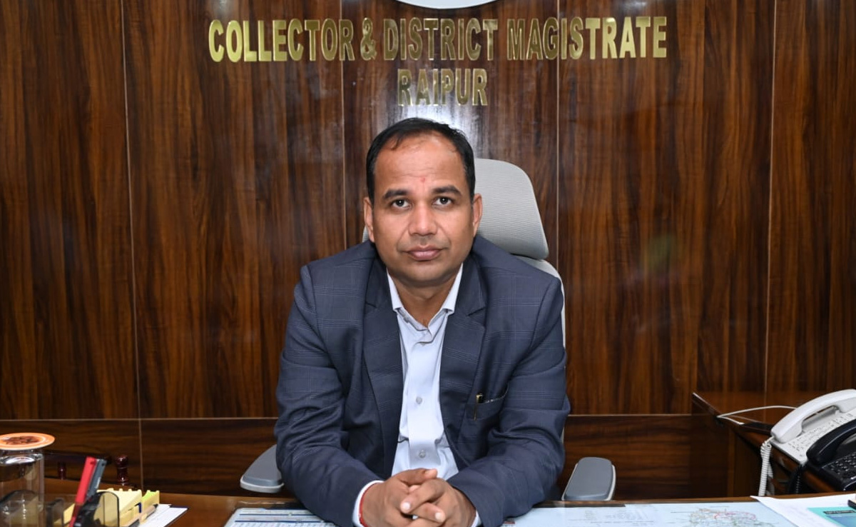 Raipur : नक्सल इलाके की बदल दी थी तस्वीर, अब बने राजधानी के कलेक्टर, जानिए कौन हैं ये अफसर...