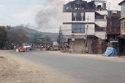 मणिपुर में फिर हिंसा, चार लोगों की गोली मारकर हत्या मणिपुर में फिर हिंसा, चार लोगों की गोली मारकर हत्या