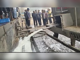 अलवर में पकड़ा गया 6 हजार लीटर मिलावटी दूध, सरस डेयरी पर प्रशासन ने की कार्रवाई