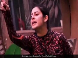 इस कंटेस्टेंट ने ईशा मालवीय को कहा 'पागल', फिनाले वीक में ना पहुंचने पर भड़की एक्ट्रेस ने दे डाली थप्पड़ मारने की धमकी इस कंटेस्टेंट ने ईशा मालवीय को कहा 'पागल', फिनाले वीक में ना पहुंचने पर भड़की एक्ट्रेस ने दे डाली थप्पड़ मारने की धमकी