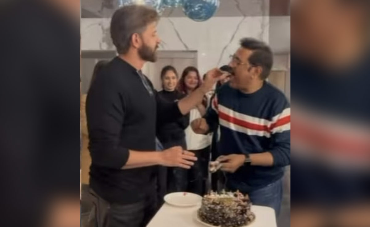 फाइटर की प्रमोशन में बिजी ऋतिक रोशन ने मनाया पर्सनल असिस्टेंट का बर्थडे, लोग बोले - ये बंदा हीरा है