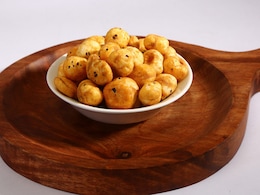 Makhana + Gur = The Ultimate Comfort Winter Snack. Watch Recipe Video Inside