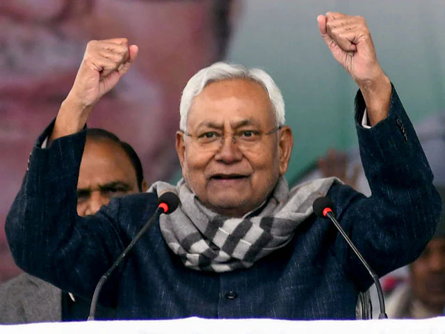 बिहार में बन सकती है नई सरकार, पाला बदलकर BJP संग सरकार बनाएंगे नीतीश : सूत्र