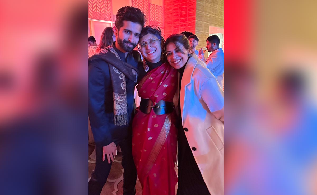 Kiran Rao Looked Elegant In A Red And Gold <i>Saree</i> With A Contemporary Belted Twist
