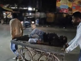 जिला अस्पताल से सिर्फ 100 मीटर दूर हुआ एक्सीडेंट लेकिन नहीं मिली एम्बुलेंस, ठेले पर पहुंचा हॉस्पिटल जिला अस्पताल से सिर्फ 100 मीटर दूर हुआ एक्सीडेंट लेकिन नहीं मिली एम्बुलेंस, ठेले पर पहुंचा हॉस्पिटल