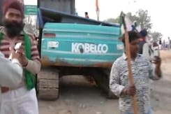 Protesting Farmers Move Cranes To Haryana Border In Preparationg For 'Delhi March' Protesting Farmers Move Cranes To Haryana Border In Preparationg For 'Delhi March'