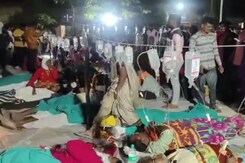 Hundreds Treated Outside Maharashtra Hospital Due To Shortage Of Beds Hundreds Treated Outside Maharashtra Hospital Due To Shortage Of Beds