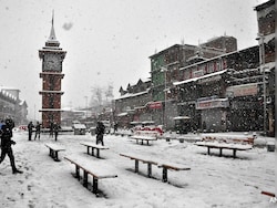 Flights Cancelled, Roads Blocked: Snowfall Disrupts Life In Kashmir