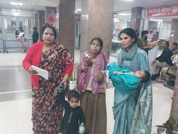 Rajasthan: पत्नी-बच्चों को घर में बंधक बनाया, 3 दिनों तक रस्सी से बांधकर लटकाया, लोहे की गर्म रोड से किया टॉचर्र Rajasthan: पत्नी-बच्चों को घर में बंधक बनाया, 3 दिनों तक रस्सी से बांधकर लटकाया, लोहे की गर्म रोड से किया टॉचर्र