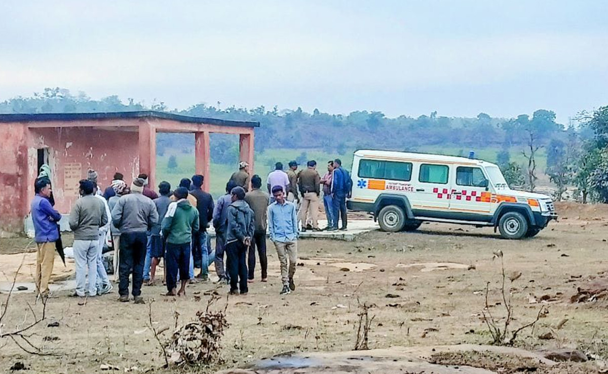 Crime News: चचेरी बहनों के शव पेड़ पर लटके मिलने से इलाके में फैली सनसनी, मौत पर गहराया सस्पेंस