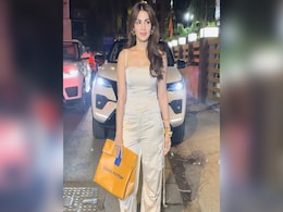 Rhea Chakraborty's Casual Glam Is Perfectly Complete With This Rs 2.8 Lakh Viral Louis Vuitton Sandwich Bag Rhea Chakraborty's Casual Glam Is Perfectly Complete With This Rs 2.8 Lakh Viral Louis Vuitton Sandwich Bag