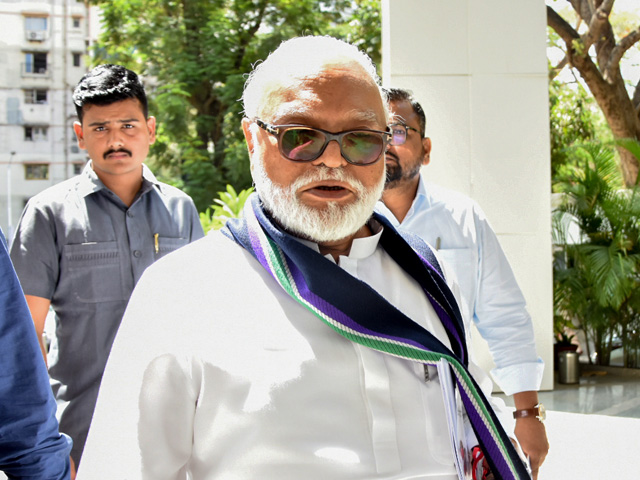 महाराष्ट्र के मंत्री छगन भुजबल के बागी तेवरों के पीछे की असली वजह?