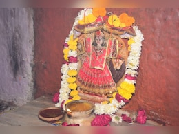राजस्थान में चोरी हुई 4 शताब्दी पुरानी मूर्ति, जांच में जुटी पुलिस, भक्तों में फैला आक्रोश राजस्थान में चोरी हुई 4 शताब्दी पुरानी मूर्ति, जांच में जुटी पुलिस, भक्तों में फैला आक्रोश