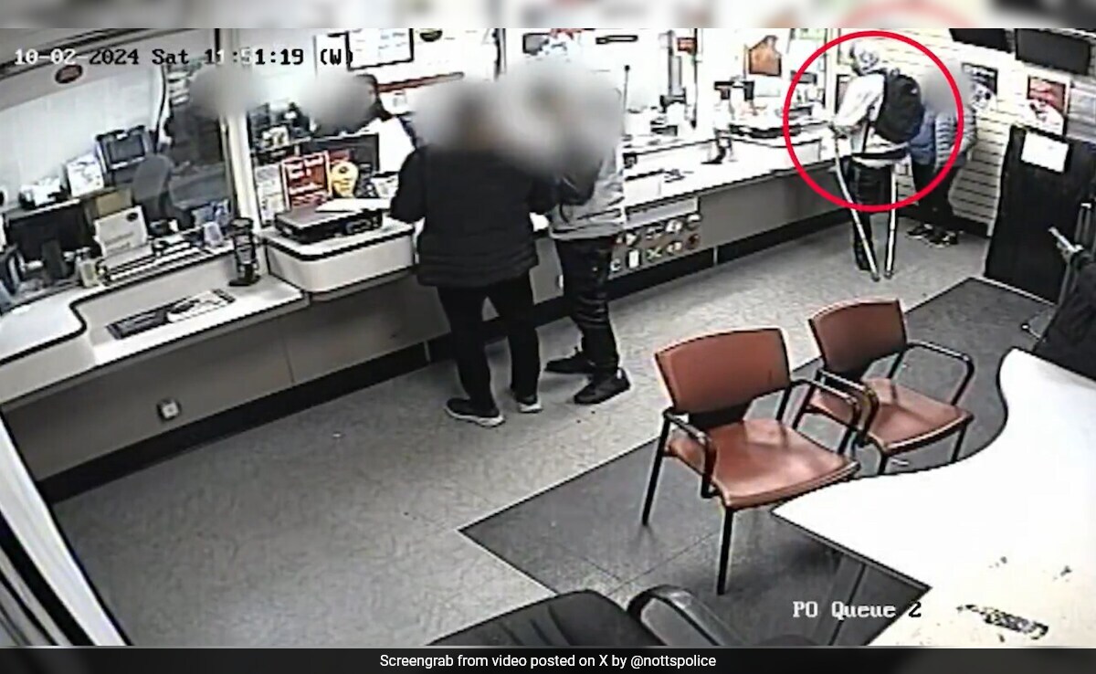 Watch: Moment Man Tries To Rob UK Post Office Using Metal Spoon - Vimarsana News