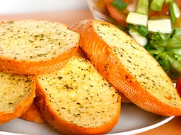 5 Simple Ways To Elevate Your Regular Garlic Bread
