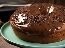 For Perfect Sunday Indulgence, Try This Irresistible 4-Ingredient Chocolate Biscoff Cake
