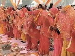 "लड़कियों ने खुदको पहनाई माला, लड़कों ने ढके रखा चेहरा": यूपी में फर्जी सामूहिक विवाह का मामला