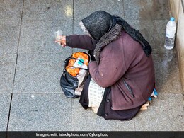 इंदौर: भीख मांगकर लाखों की कमाई वाले मामले ने पकड़ा ज़ोर, NHRC ने सरकार से मांगी रिपोर्ट इंदौर: भीख मांगकर लाखों की कमाई वाले मामले ने पकड़ा ज़ोर, NHRC ने सरकार से मांगी रिपोर्ट