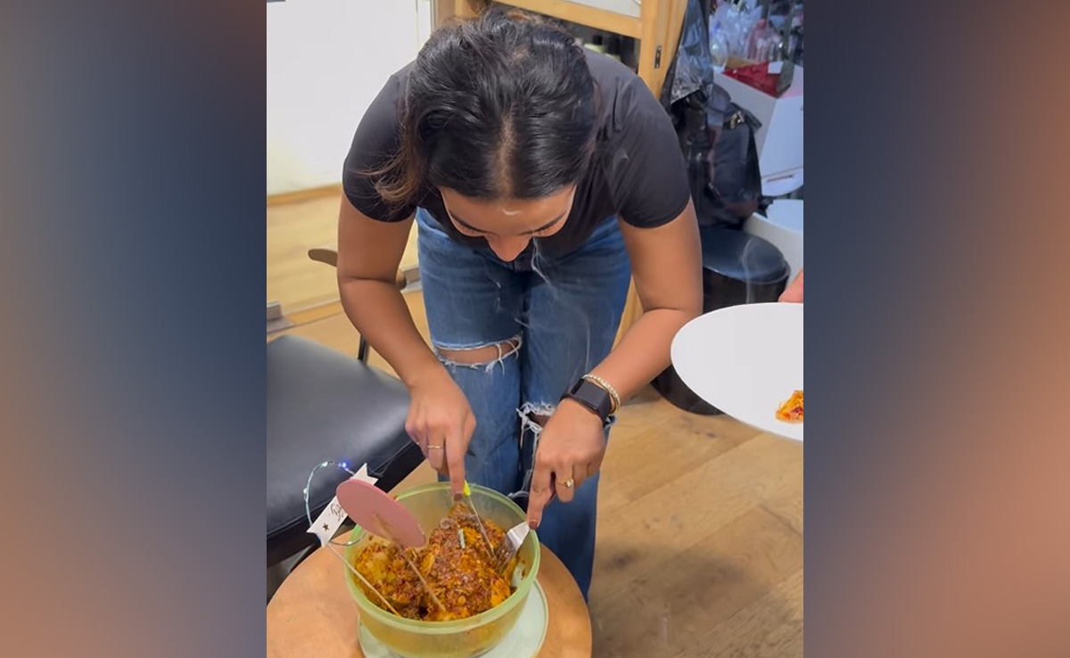 इस एक्ट्रेस ने जन्मदिन पर केक की जगह काटा 'तंदूरी चिकन', अब वीडियो हो रहा वायरल