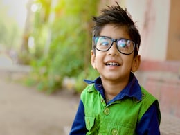 छोटे बच्चों का लगा चश्मा हटाने के लिए डाइट में शामिल करें ये 5 चीजें, आंखों की रोशनी हो जाएगी तेज, हट जाएगा चश्मा छोटे बच्चों का लगा चश्मा हटाने के लिए डाइट में शामिल करें ये 5 चीजें, आंखों की रोशनी हो जाएगी तेज, हट जाएगा चश्मा
