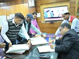 Gariyaband: बडे़-झाड़ की शासकीय भूमि की खरीद-ब्रिकी, कलेक्टर ने पटवारी सहित 3 अन्य के खिलाफ कार्रवाई के दिए आदेश Gariyaband: बडे़-झाड़ की शासकीय भूमि की खरीद-ब्रिकी, कलेक्टर ने पटवारी सहित 3 अन्य के खिलाफ कार्रवाई के दिए आदेश