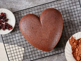 Valentine's Day 2024: Express Your Love With Heart-Shaped Desserts This Chocolate Day