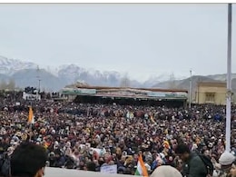 लद्दाख को पूर्ण राज्य बनाने की मांग, लेह में कड़कड़ाती ठंड में हजारों लोगों के निकाला मार्च लद्दाख को पूर्ण राज्य बनाने की मांग, लेह में कड़कड़ाती ठंड में हजारों लोगों के निकाला मार्च