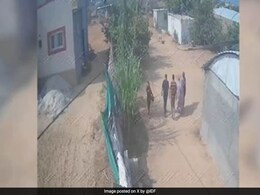 VIDEO: 7 हथियारबंद और हमास के सबसे कम उम्र के बंधक के साथ इजरायली महिला