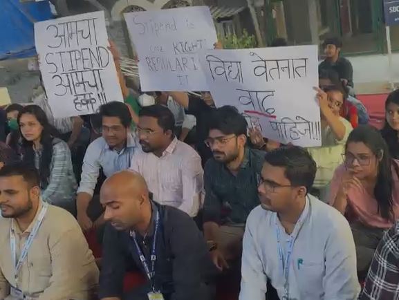 "Rats In Hostel, Delayed Stipend": 8,000 Doctors On Strike In Maharashtra