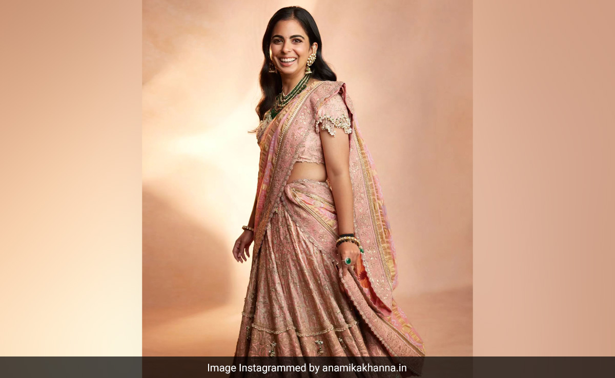 Isha Ambani Is Nothing But An Ethnic Princess In A Beautiful Pink <i>Lehenga</i> For Radhika Merchant's Pre-Wedding Festivities